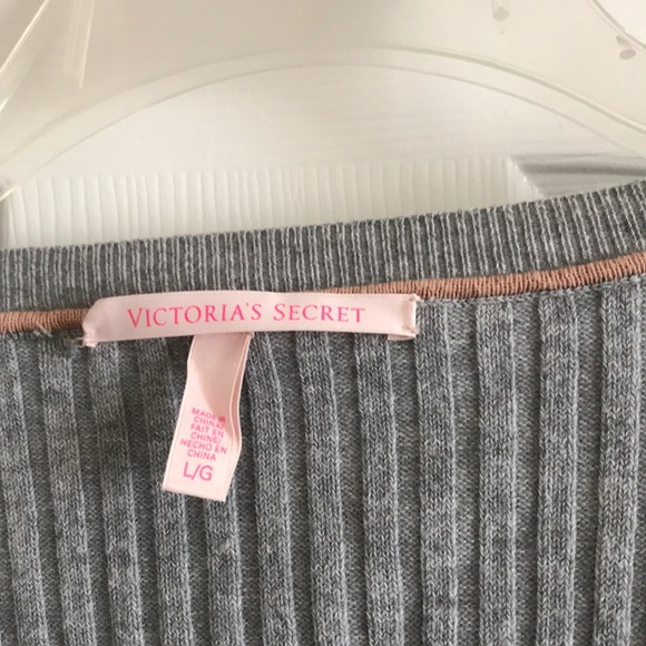 Gray Ribbed Sweater - Picture 2 of 3